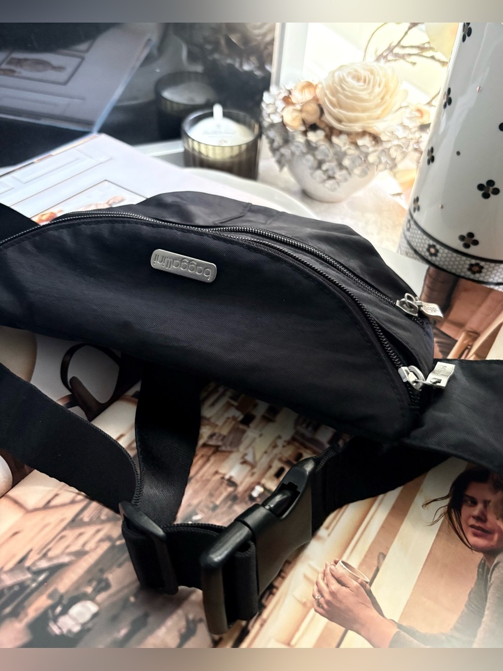 Baggallini Black Waist Bag - Picture 4 of 8